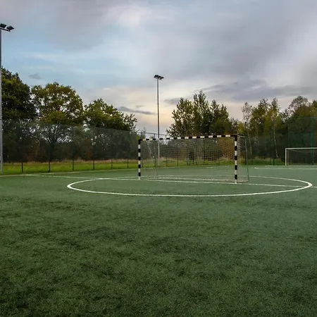 Pawilon Sportowo Turystyczny Kalwarianka بيت شباب كاليفاريا زبجيدوفسكا